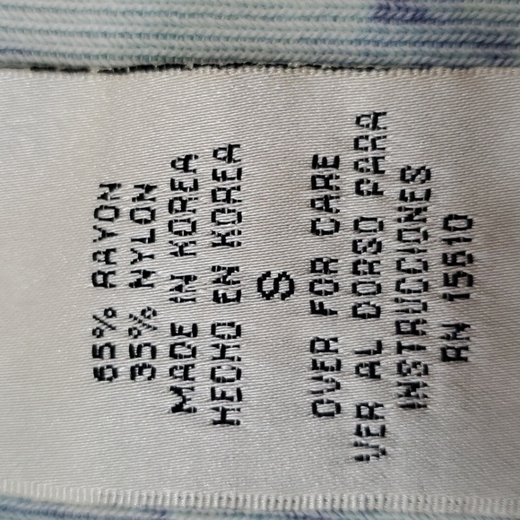 AMBRA, Light weight pull over sweater. With beautiful butterfly design. Size sm - Picture 8 of 8